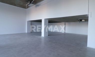 En Venta Oficina Con Tres Cocheras Cubiertas
