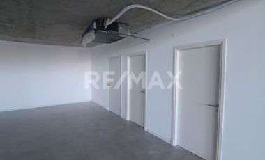 En Venta Oficina Con Tres Cocheras Cubiertas