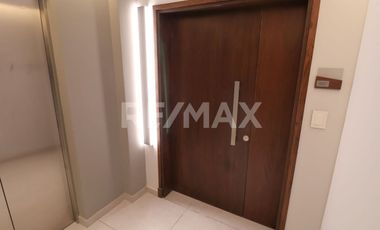 En Venta Oficina Con Tres Cocheras Cubiertas