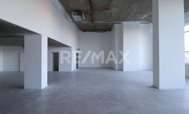 En Venta Oficina Con Tres Cocheras Cubiertas