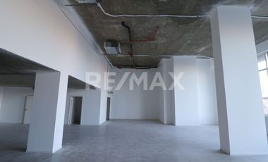 En Venta Oficina Con Tres Cocheras Cubiertas