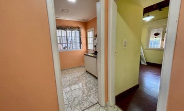 VENTA CASA 6 AMBIENTES MORON MULTIFAMILIAR