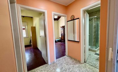 VENTA CASA 6 AMBIENTES MORON MULTIFAMILIAR