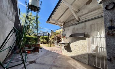 VENTA CASA 6 AMBIENTES MORON MULTIFAMILIAR