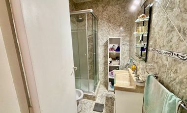 VENTA CASA 6 AMBIENTES MORON MULTIFAMILIAR