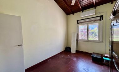 VENTA CASA 6 AMBIENTES MORON MULTIFAMILIAR