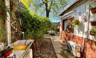 VENTA CASA 6 AMBIENTES MORON MULTIFAMILIAR