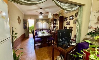 VENTA CASA 6 AMBIENTES MORON MULTIFAMILIAR