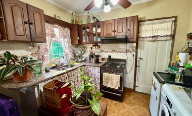 VENTA CASA 6 AMBIENTES MORON MULTIFAMILIAR