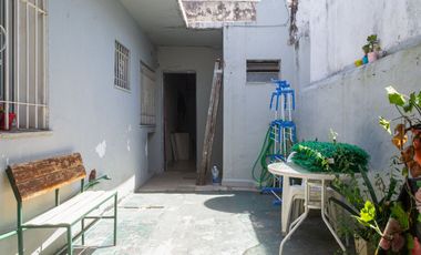 CASA EN VENTA 3 AMBIENTES BURZACO CON LOCAL