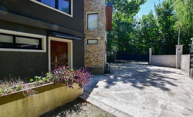 Casa en venta La Plata Los Naranjos quinta, pileta