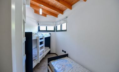 Casa en venta La Plata Los Naranjos quinta, pileta