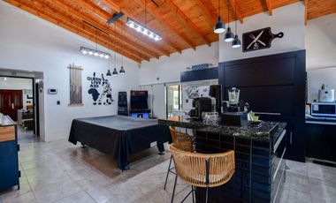 Casa en venta La Plata Los Naranjos quinta, pileta