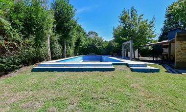 Casa en venta La Plata Los Naranjos quinta, pileta