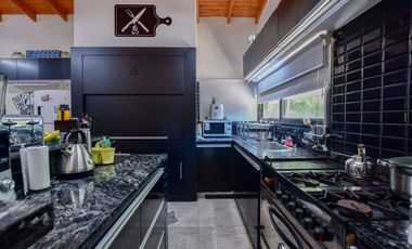 Casa en venta La Plata Los Naranjos quinta, pileta