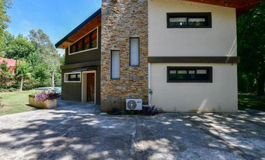 Casa en venta La Plata Los Naranjos quinta, pileta