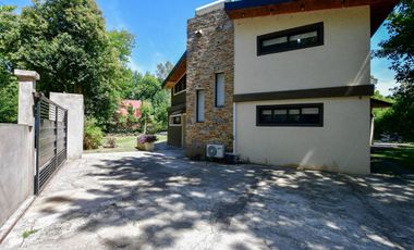 Casa en venta La Plata Los Naranjos quinta, pileta