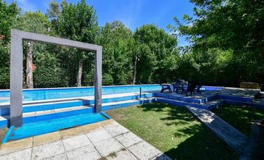 Casa en venta La Plata Los Naranjos quinta, pileta