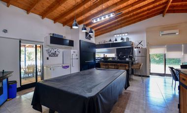 Casa en venta La Plata Los Naranjos quinta, pileta