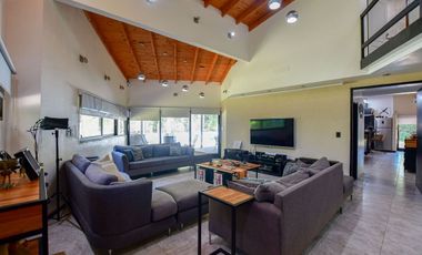 Casa en venta La Plata Los Naranjos quinta, pileta