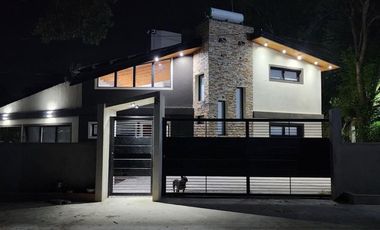Casa en venta La Plata Los Naranjos quinta, pileta