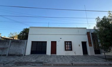 CASA CON PILETA EN VENTA ENTRE RIOS 1214 GOYA CTES