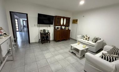 CASA CON PILETA EN VENTA ENTRE RIOS 1214 GOYA CTES