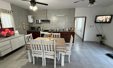 CASA CON PILETA EN VENTA ENTRE RIOS 1214 GOYA CTES