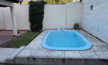 CASA CON PILETA EN VENTA ENTRE RIOS 1214 GOYA CTES