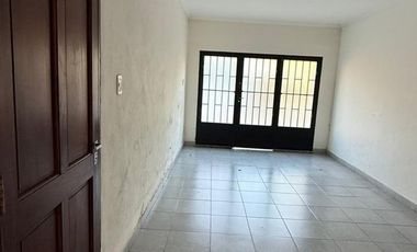 CASA CON PILETA EN VENTA ENTRE RIOS 1214 GOYA CTES