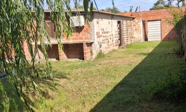 Casa en Barrio Santa Clara- Monzón y Carancho