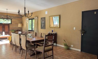 Casa en venta en barrio Alamo Alto-5 Amb-Galería-Pileta.