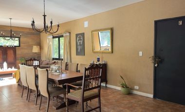 Casa en venta en barrio Alamo Alto-5 Amb-Galería-Pileta.