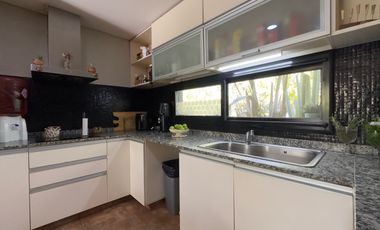 Casa en venta en barrio Alamo Alto-5 Amb-Galería-Pileta.