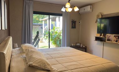 Casa en venta en barrio Alamo Alto-5 Amb-Galería-Pileta.