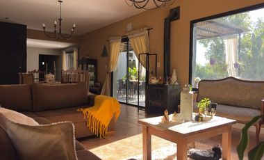 Casa en venta en barrio Alamo Alto-5 Amb-Galería-Pileta.