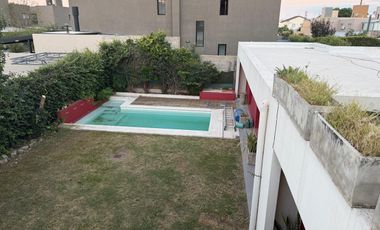 Casa en Alquiler 4 Dormitorios Barrio Jardin Claret Zona Norte