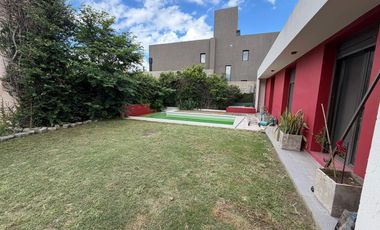 Casa en Alquiler 4 Dormitorios Barrio Jardin Claret Zona Norte