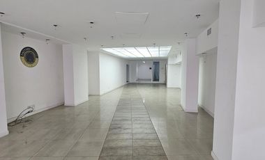Local en Alquiler en Marcelo T de Alvear y Libertad.  Planta Baja: 6.60 x 22 m = 160 m².