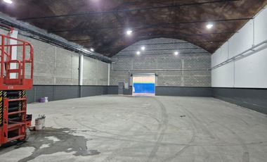 DEPOSITO DE 490 M2 EN INMEJORABLE UBICACION SOBRE PANAMERICANA OLIVOS