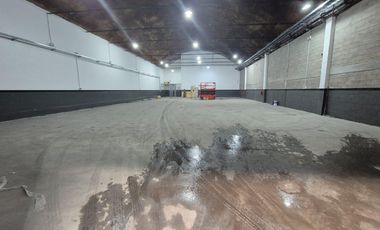 DEPOSITO DE 530 M2 EN INMEJORABLE UBICACION SOBRE PANAMERICANA OLIVOS