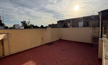 VENTA EN BLOCK – CASA   2 PH 3 AMBIENTES   LOCAL – LOMAS DEL MIRADOR – SOBRE AV. GENERAL PAZ