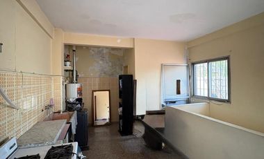 VENTA EN BLOCK – CASA   2 PH 3 AMBIENTES   LOCAL – LOMAS DEL MIRADOR – SOBRE AV. GENERAL PAZ