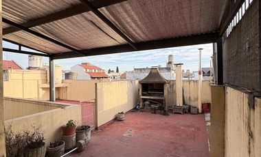VENTA EN BLOCK – CASA   2 PH 3 AMBIENTES   LOCAL – LOMAS DEL MIRADOR – SOBRE AV. GENERAL PAZ