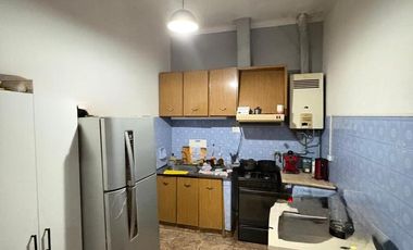 VENTA EN BLOCK – CASA   2 PH 3 AMBIENTES   LOCAL – LOMAS DEL MIRADOR – SOBRE AV. GENERAL PAZ