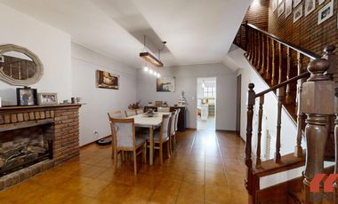 Duplex de 5 Ambientes en Venta en Olivos zona Unicenter