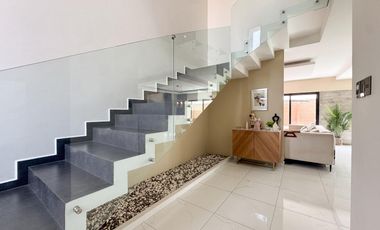 CASA CON ALBERCA EN VENTA EN PUNTA TIBURON
