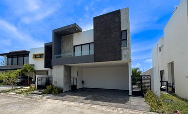 CASA CON ALBERCA EN VENTA EN PUNTA TIBURON