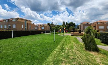 ARRIENDO de CASA RESIDENCIAL en CHIA