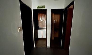 ALQUILER | OFICINA EN MICROCENTRO – ESQUINA COLÓN Y BOLÍVAR